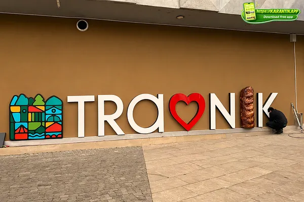 Travnik dobio novi prepoznatljiviji simbol na Centralnom gradskom trgu!