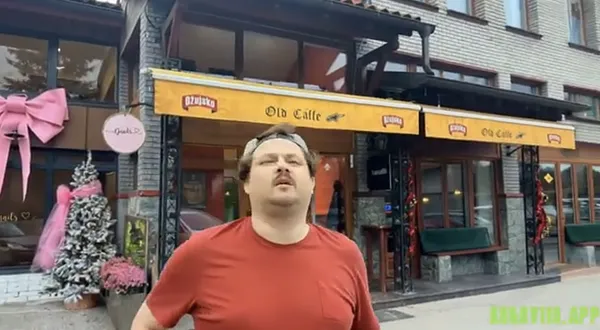 Dino Mehmeda Mujkić čeka ispred Kebbab House Breza! 